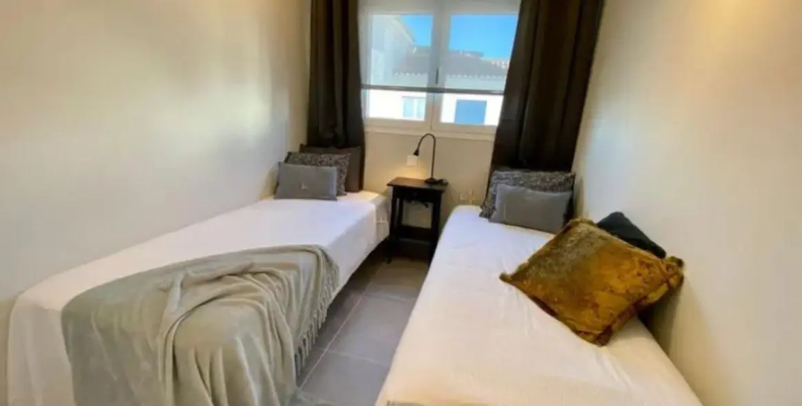 Продажа двухуровневого пентхауса в Estepona 8