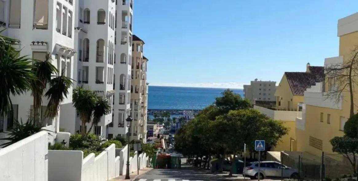 Продажа двухуровневого пентхауса в Estepona 18