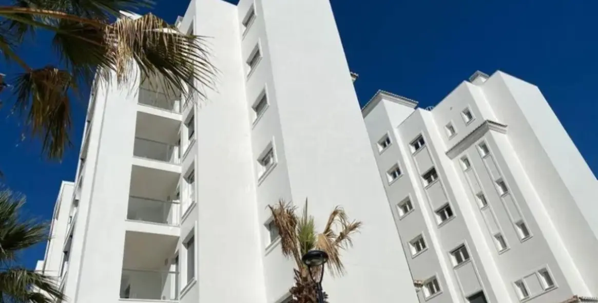 Продажа двухуровневого пентхауса в Estepona 19