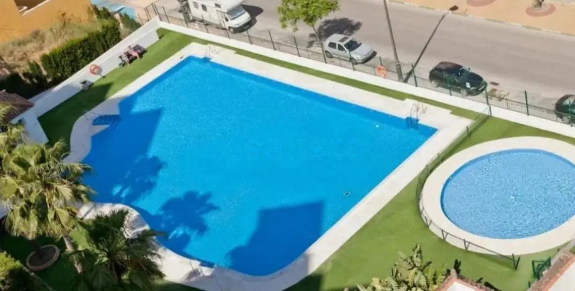 Sale of penthouse duplex in Estepona 21