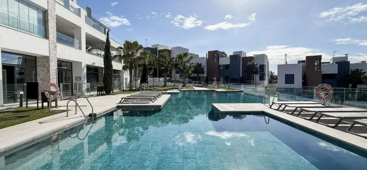 Sale of ground floor apartment in Artola 0