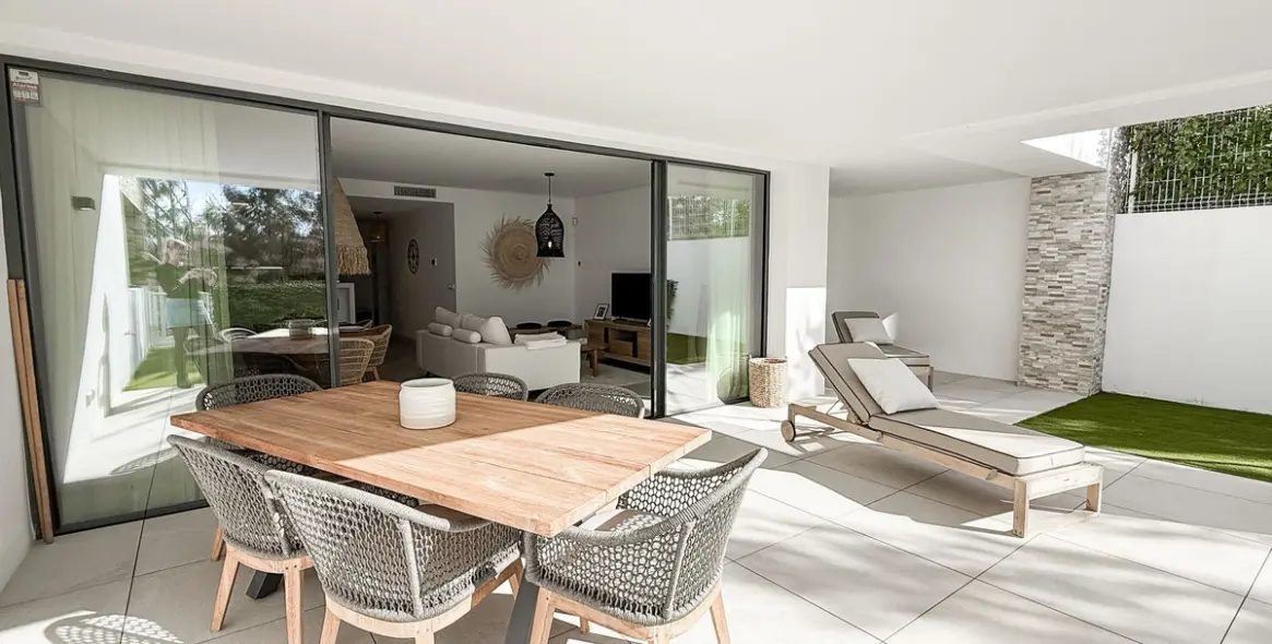 Продажа апартаментов на первом этаже в Artola 42