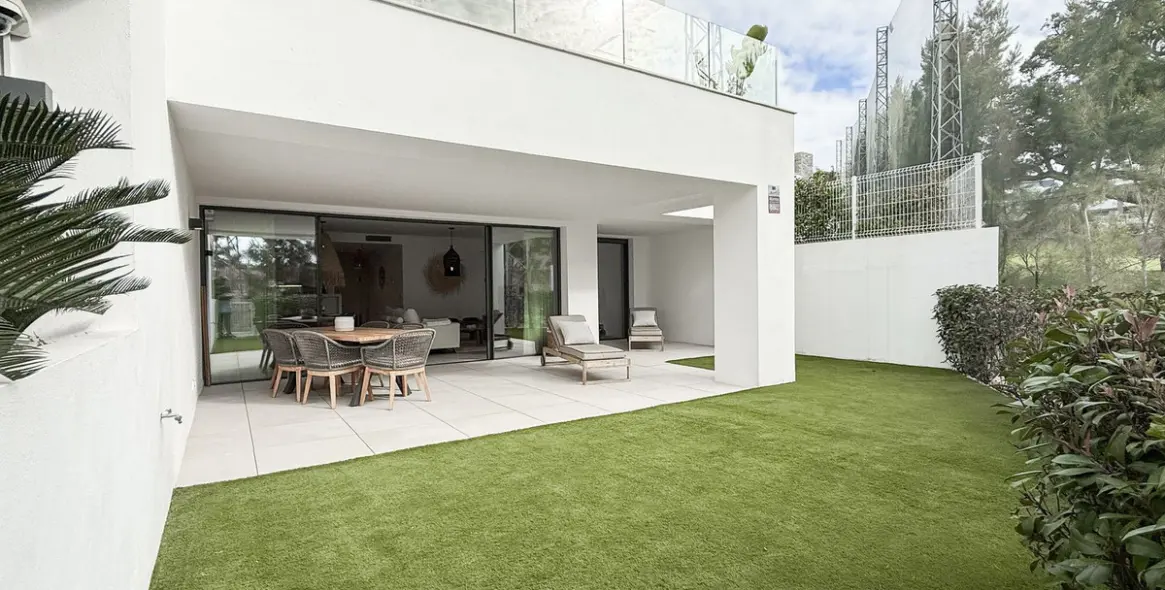 Продажа апартаментов на первом этаже в Artola 44