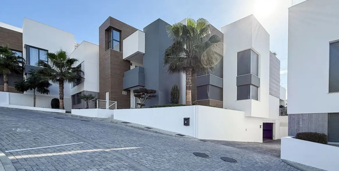 Продажа апартаментов на первом этаже в Artola 47