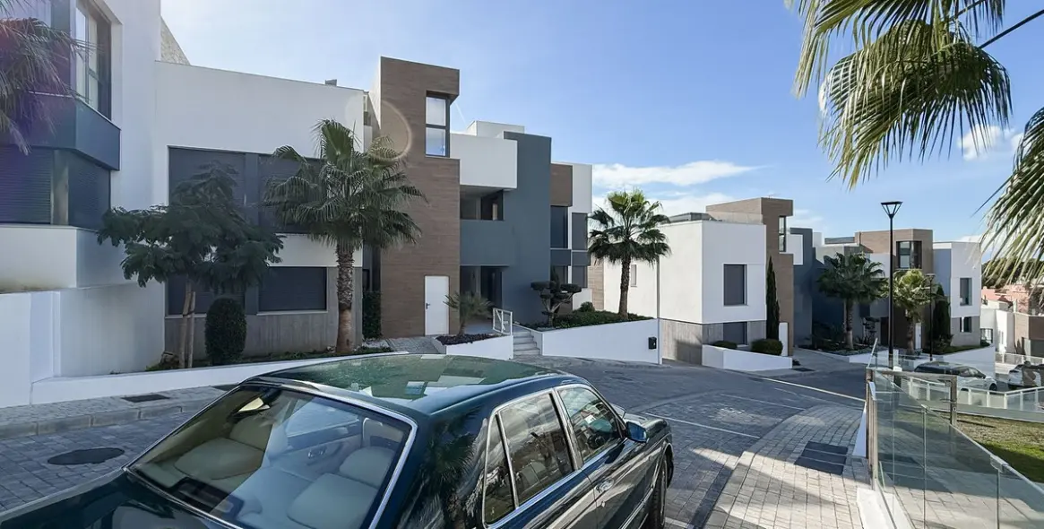 Продажа апартаментов на первом этаже в Artola 49