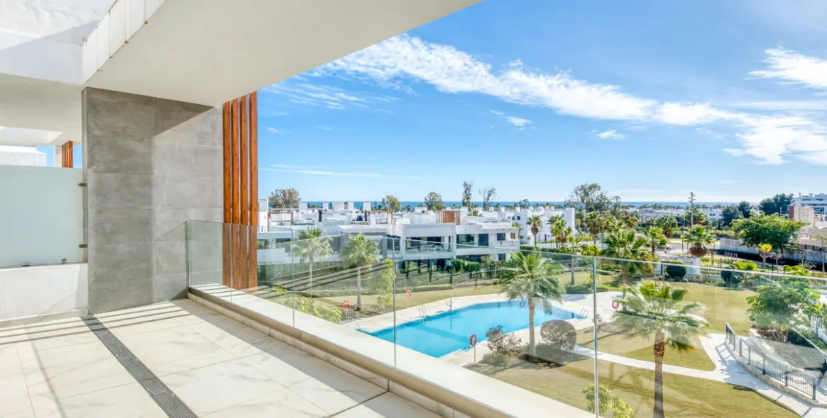 Продажа пентхауса в Estepona 12