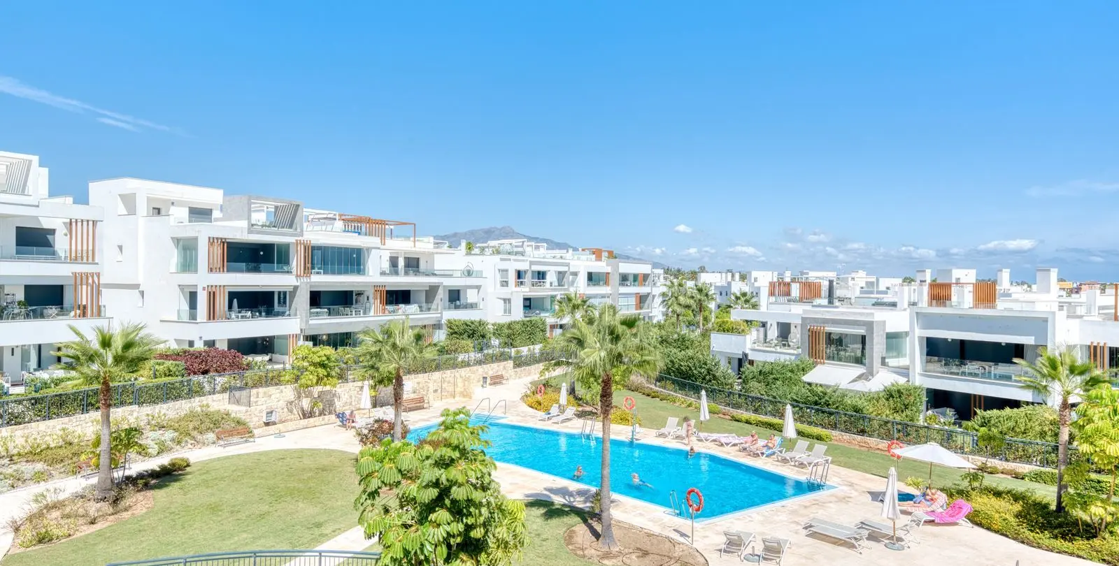 Sale of penthouse in Estepona 22
