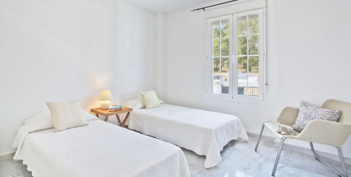 Продажа дома на две семьи в Guadalmina Baja 10