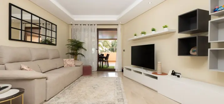 Sale of ground floor apartment in New Golden Mile 3