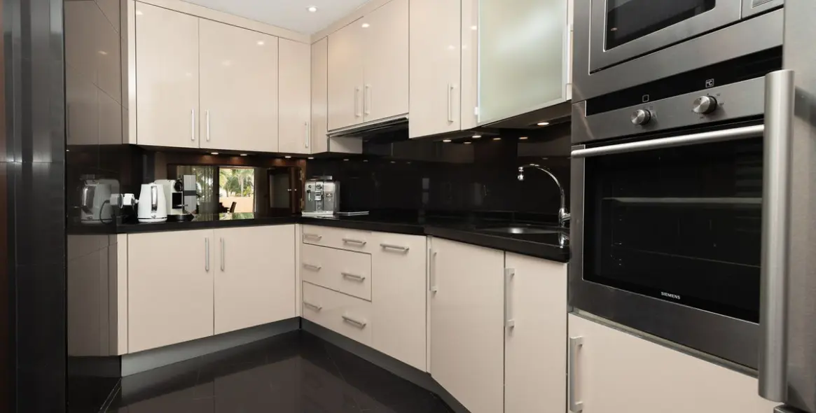 Sale of ground floor apartment in New Golden Mile 7