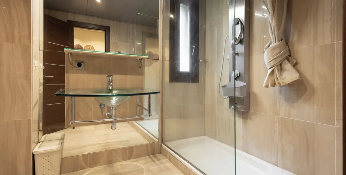 Sale of ground floor apartment in New Golden Mile 12