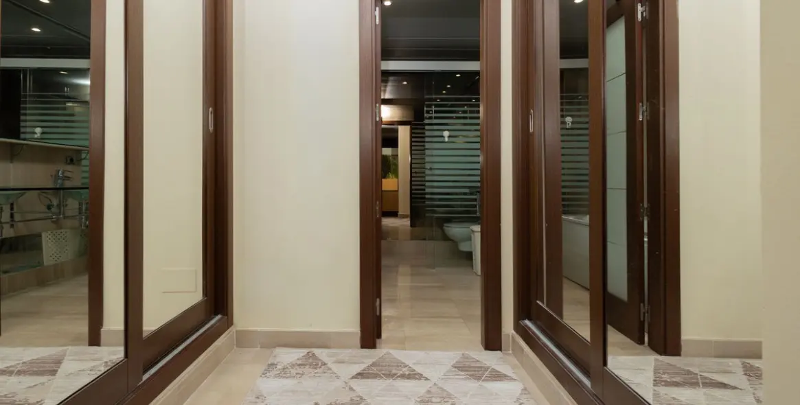 Sale of ground floor apartment in New Golden Mile 19