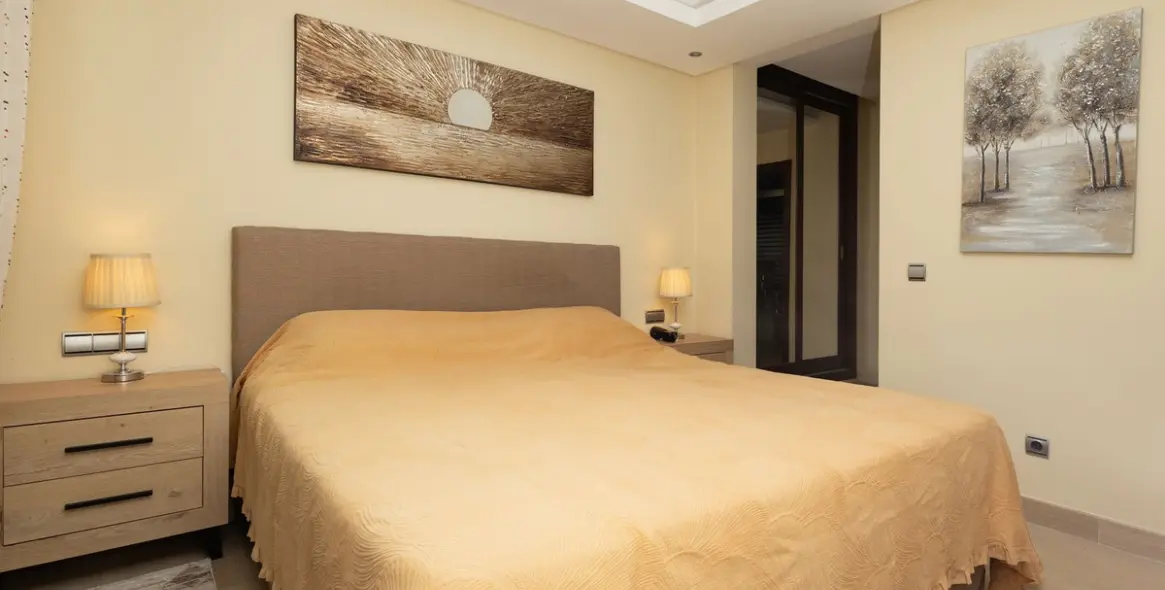 Продажа апартаментов на первом этаже в New Golden Mile 23