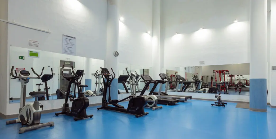 Продажа апартаментов на первом этаже в New Golden Mile 37