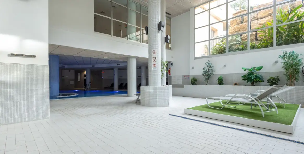 Продажа апартаментов на первом этаже в New Golden Mile 40