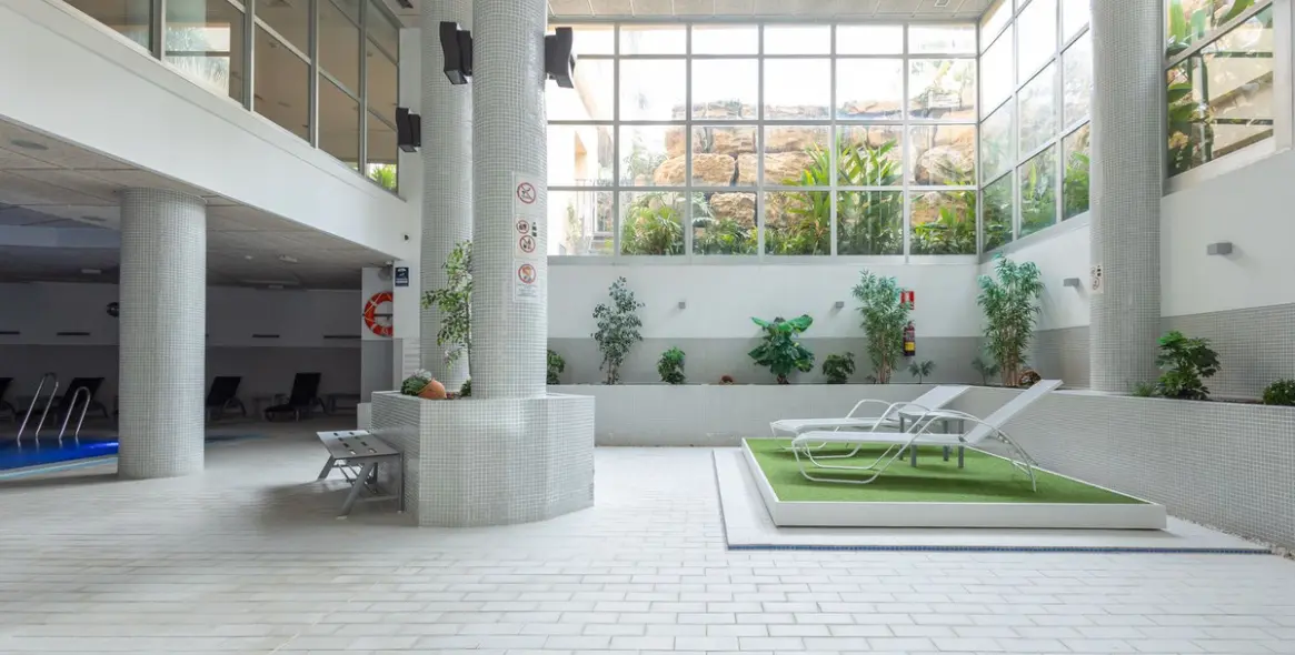 Продажа апартаментов на первом этаже в New Golden Mile 41