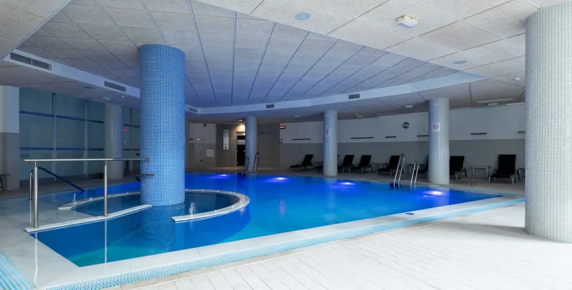 Продажа апартаментов на первом этаже в New Golden Mile 42