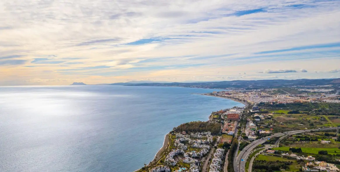 Продажа апартаментов на первом этаже в New Golden Mile 51