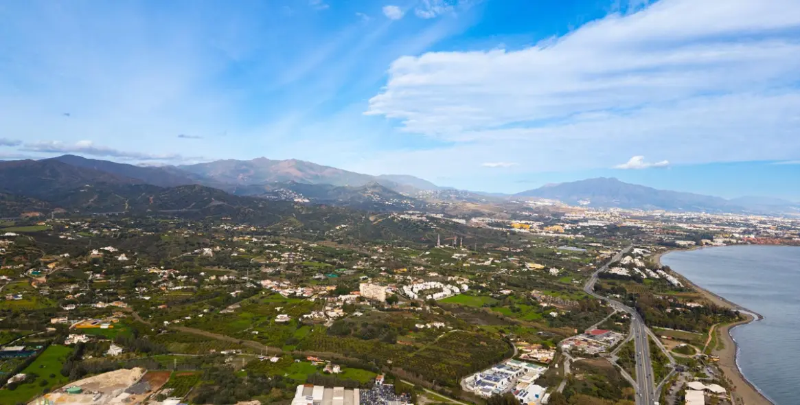 Продажа апартаментов на первом этаже в New Golden Mile 54