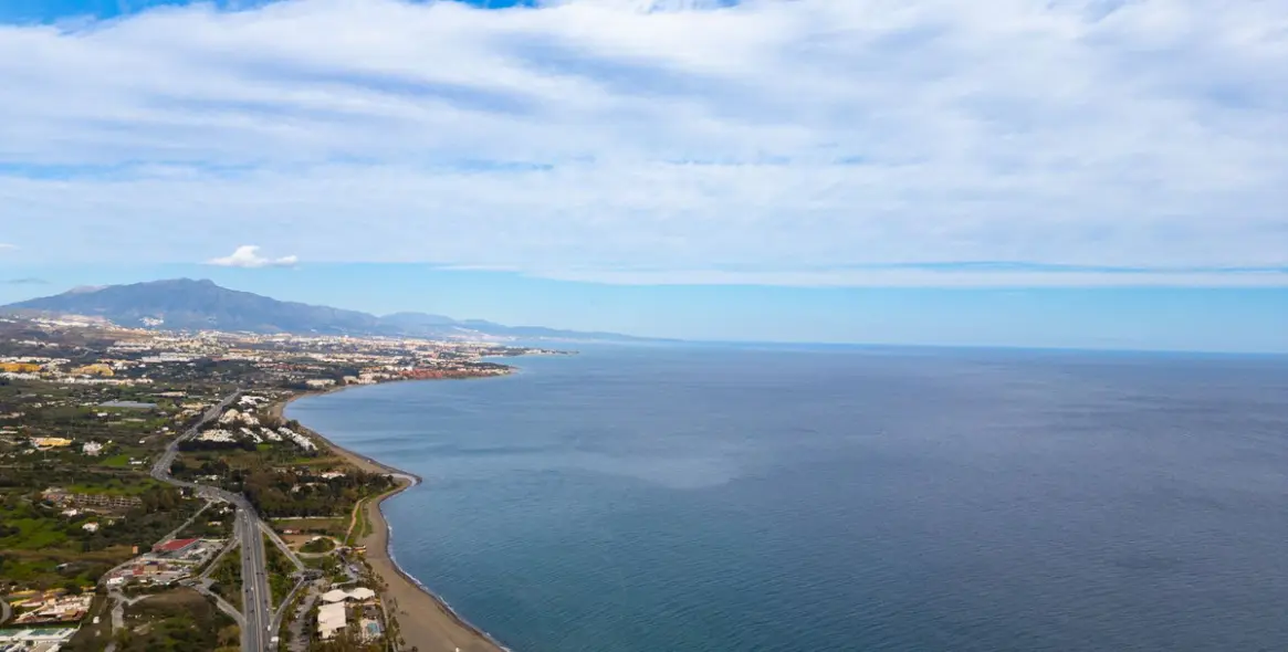 Продажа апартаментов на первом этаже в New Golden Mile 55