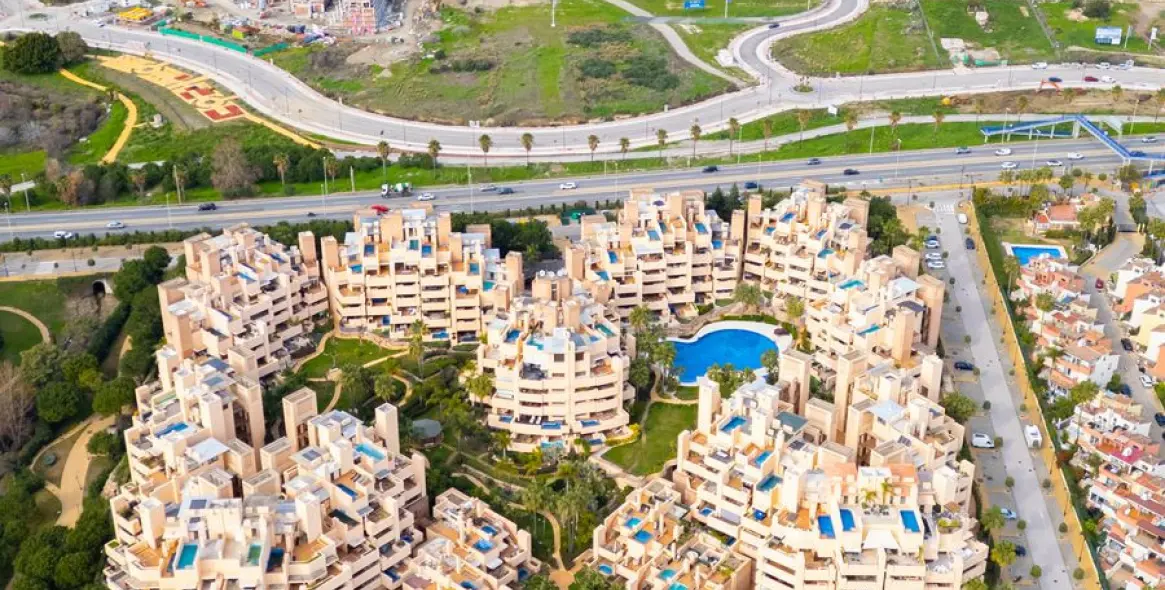 Продажа апартаментов на первом этаже в New Golden Mile 58