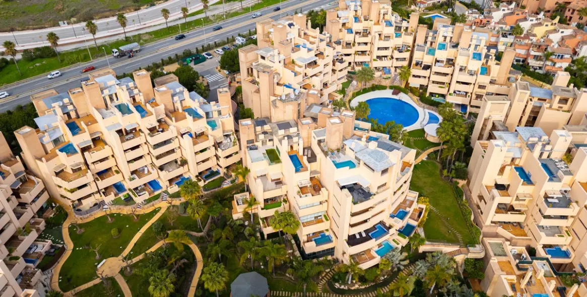 Продажа апартаментов на первом этаже в New Golden Mile 60