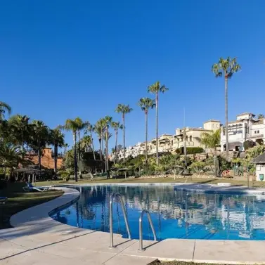 Sale of townhouse in Guadalmina Baja