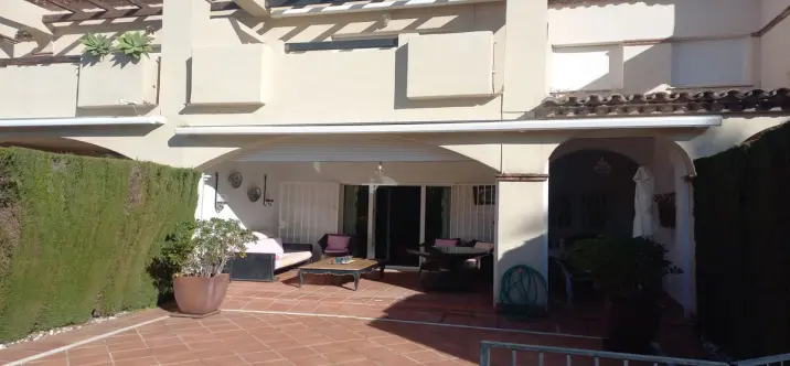 Sale of townhouse in Guadalmina Baja 1