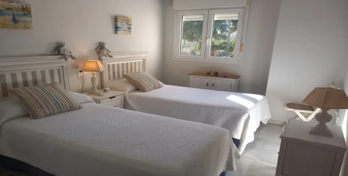 Sale of townhouse in Guadalmina Baja 13