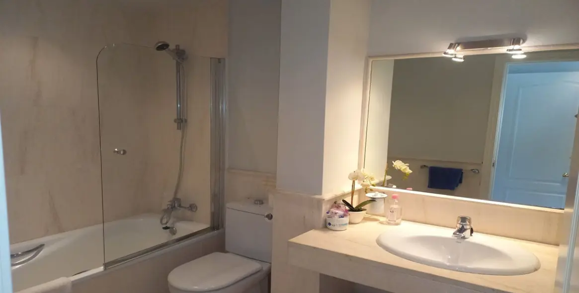 Sale of townhouse in Guadalmina Baja 16