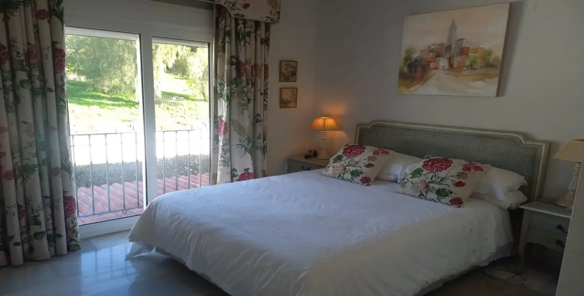 Sale of townhouse in Guadalmina Baja 17