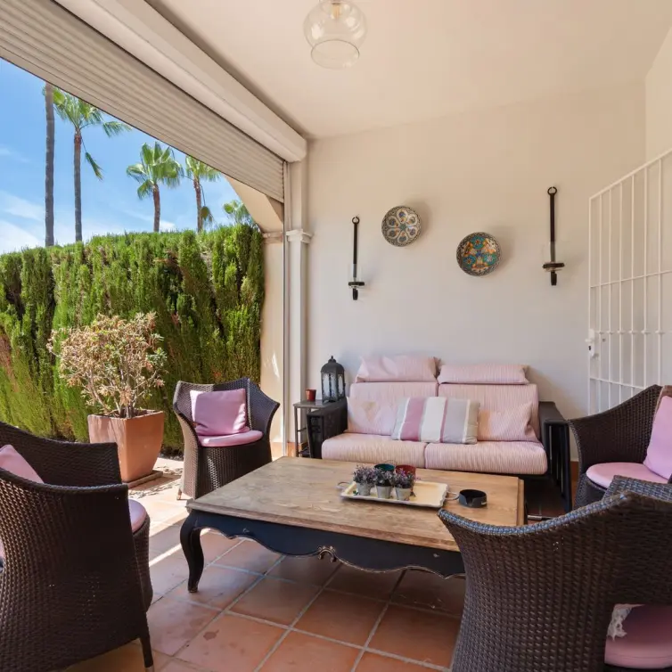 Sale of townhouse in Guadalmina Baja