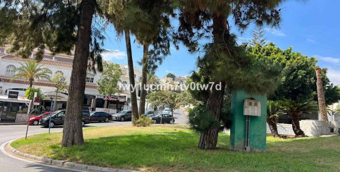 Sale of middle floor apartment in Cerrado de Calderón 2