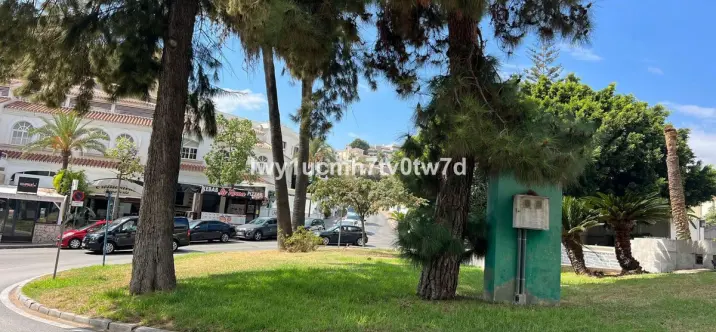 Sale of middle floor apartment in Cerrado de Calderón 1