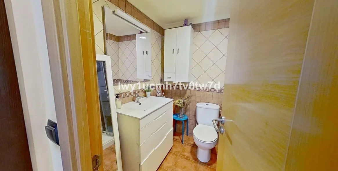 Sale of middle floor apartment in Cerrado de Calderón 6
