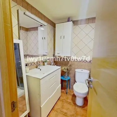 Sale of middle floor apartment in Cerrado de Calderón