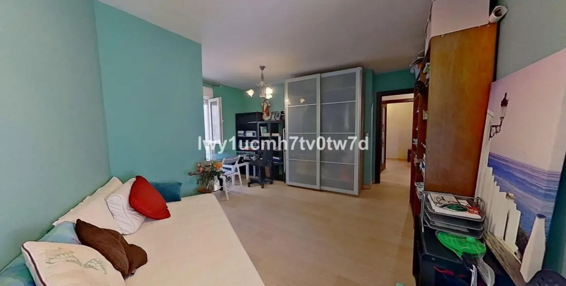 Sale of middle floor apartment in Cerrado de Calderón 10