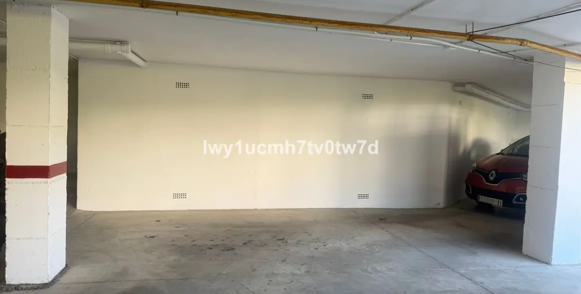 Sale of middle floor apartment in Cerrado de Calderón 15