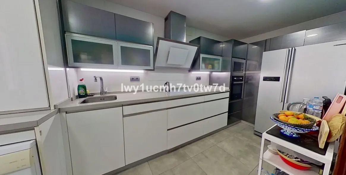 Sale of middle floor apartment in Cerrado de Calderón 22