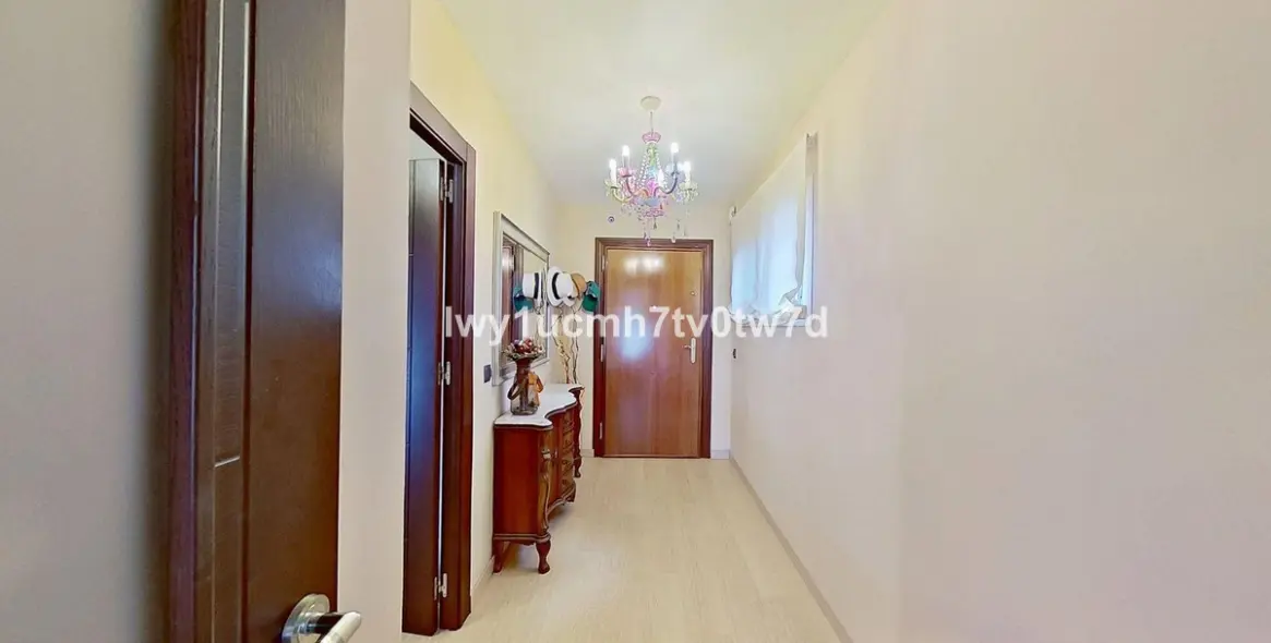 Sale of middle floor apartment in Cerrado de Calderón 23