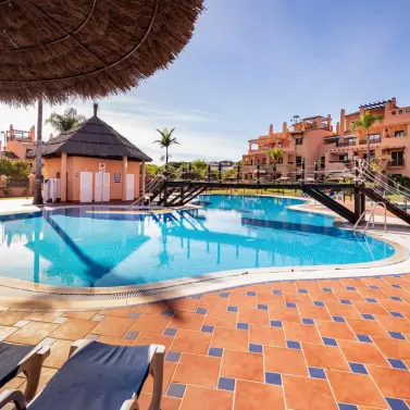 Venta de apartamento en planta media en Hacienda del Sol