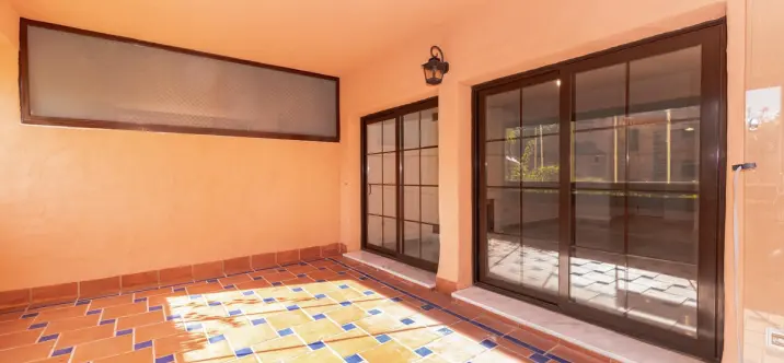 Venta de apartamento en planta media en Hacienda del Sol 1