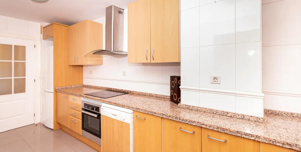 Продажа апартаментов на среднем этаже в Hacienda del Sol 3