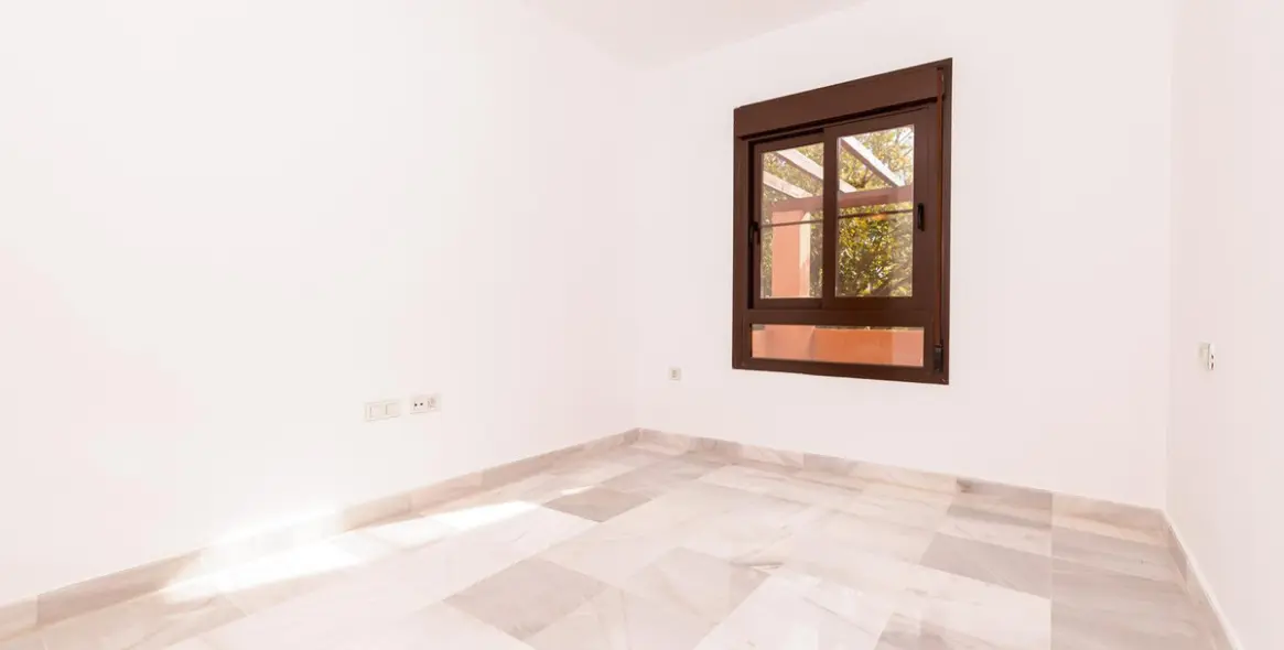 Sale of middle floor apartment in Hacienda del Sol 26