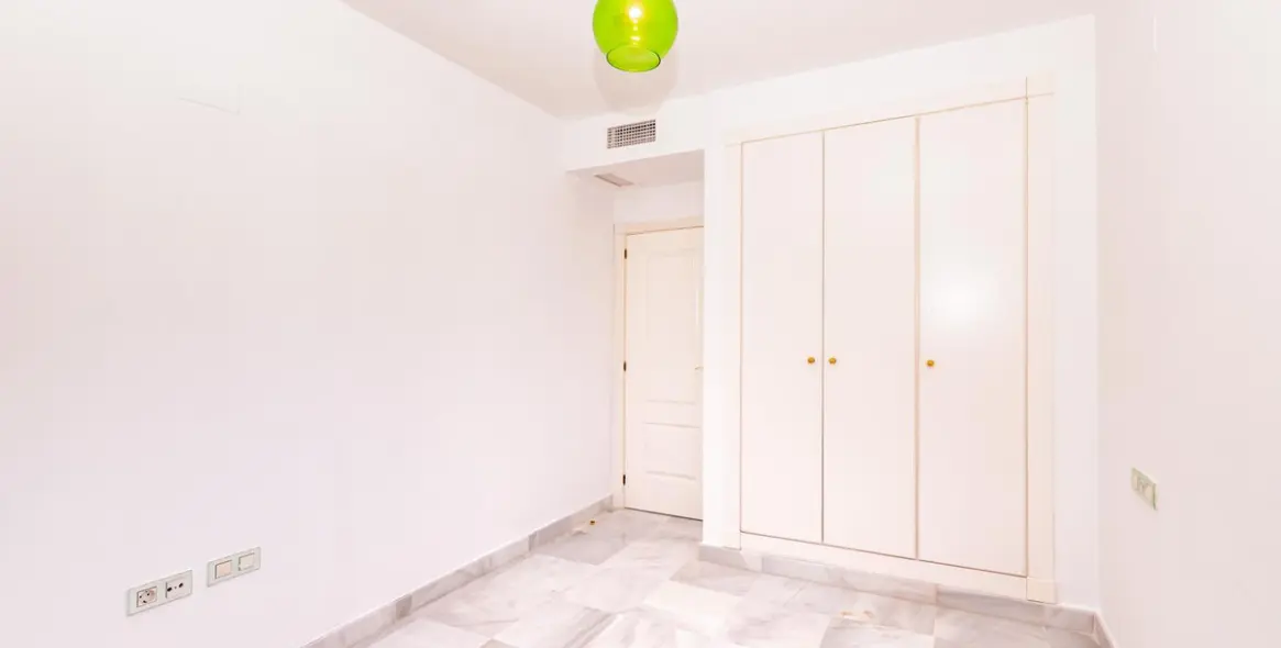 Sale of middle floor apartment in Hacienda del Sol 27