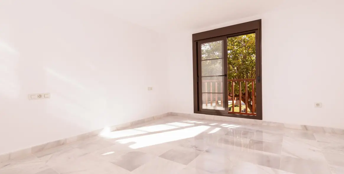 Sale of middle floor apartment in Hacienda del Sol 35