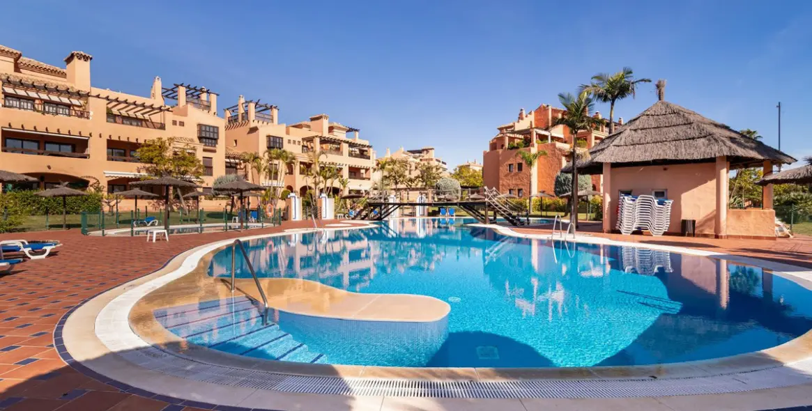 Sale of middle floor apartment in Hacienda del Sol 36