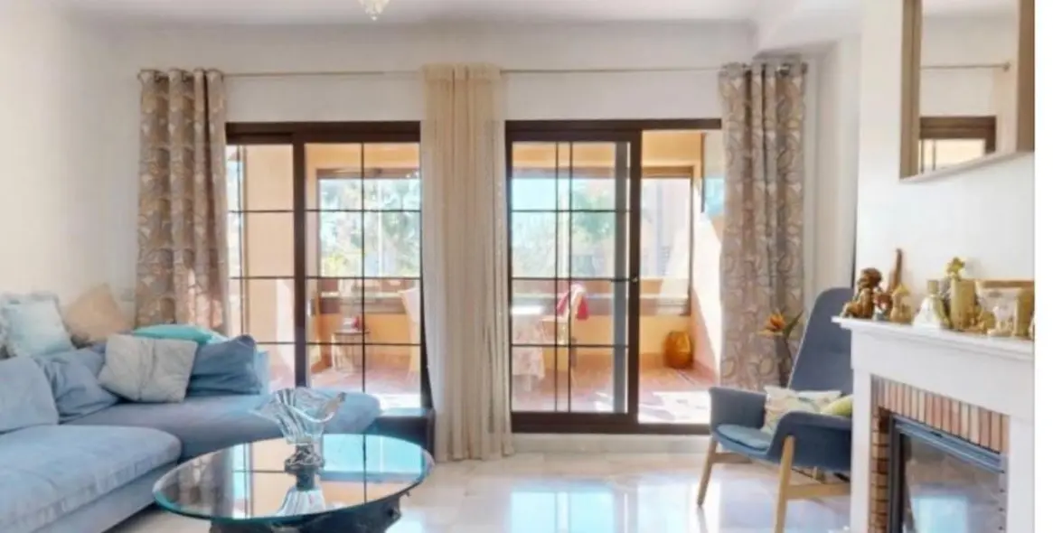 Sale of middle floor apartment in Hacienda del Sol 45