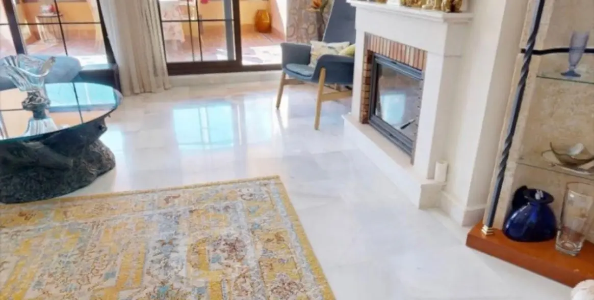 Sale of middle floor apartment in Hacienda del Sol 46