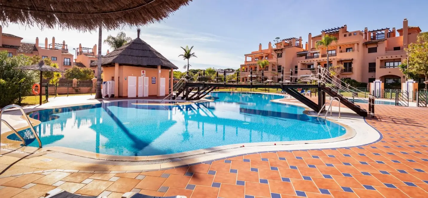 Sale of middle floor apartment in Hacienda del Sol 0